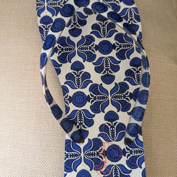 Vera Bradley Women's Flip Flops - Picture 3 of 4